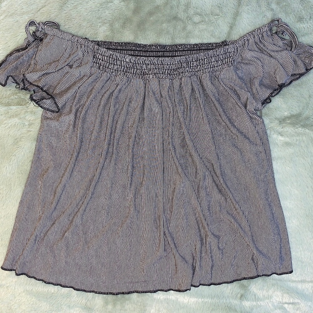 AEO off shoulder tee